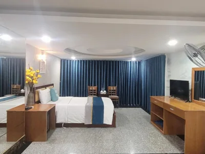 Superior Double or Twin Room — Hoa De Nhat Hotel- Sân Bay Tân Sơn Nhất